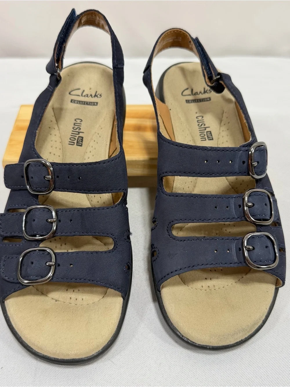 CLARKS Sandal Womens 5 Soft Cushion Buckle Straps Adjust Fit  Blue Suede